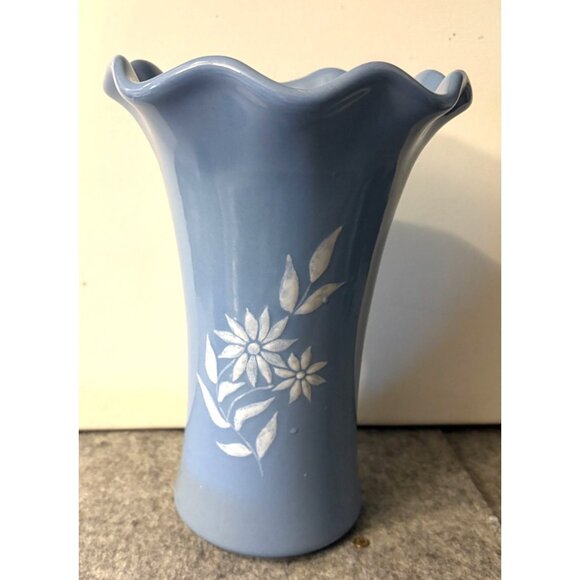 Vintage Abingdon Starflower 9" Vase  # 3031 - Picture 1 of 6